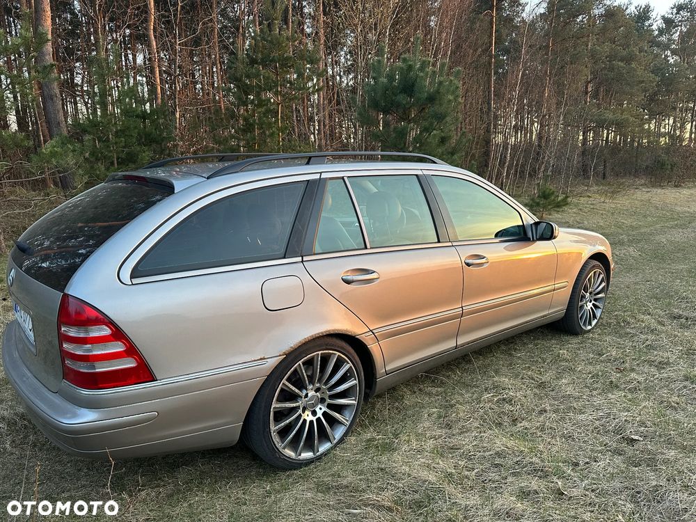 Mercedes-Benz Klasa C 240 4Matic Avantgarde - 3