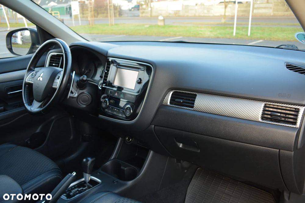 Mitsubishi Outlander - 21