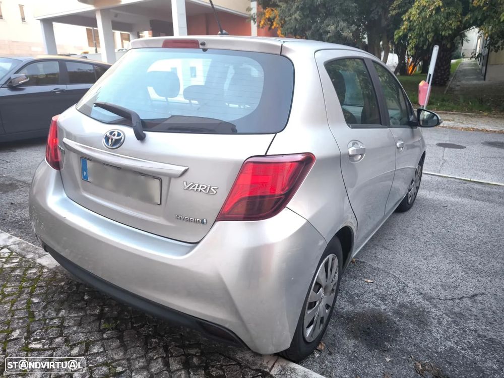 Toyota Yaris 1.5 HSD Comfort+P.Style - 4