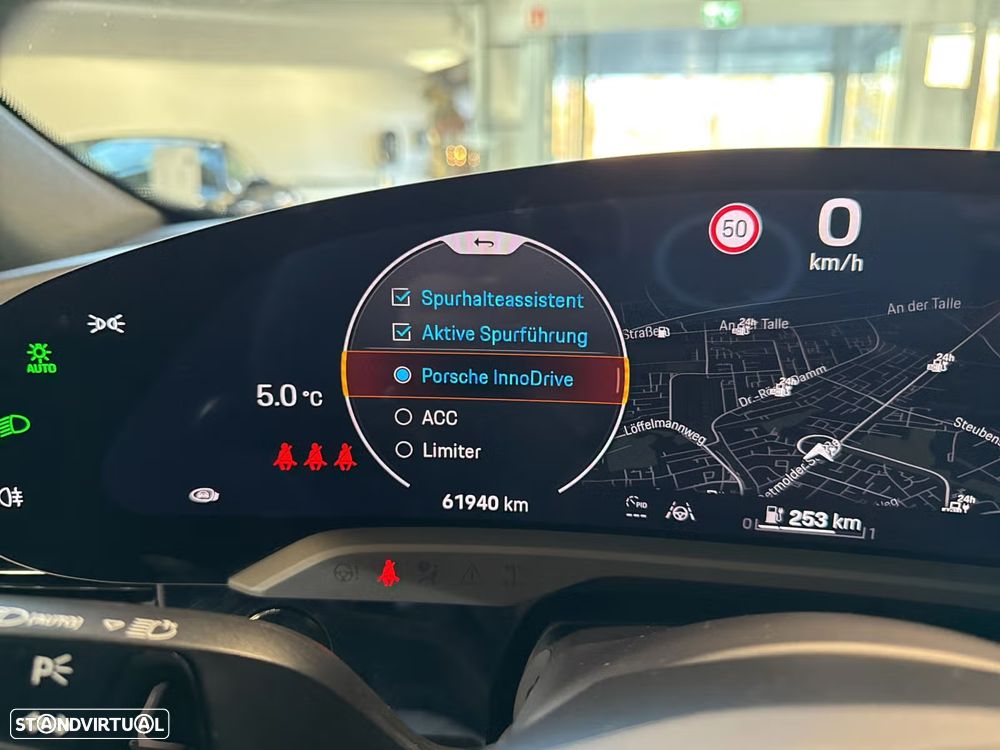 Porsche Taycan Cross Turismo 4S - 32