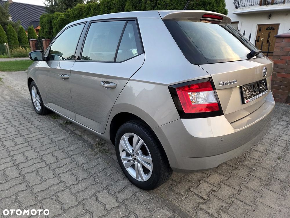 Skoda Fabia 1.2 TSI Active - 5