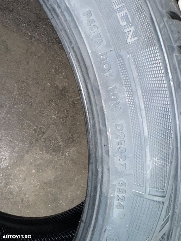 Vând 2 anvelope 275/40/19 vredestein de iarnă noi - 4