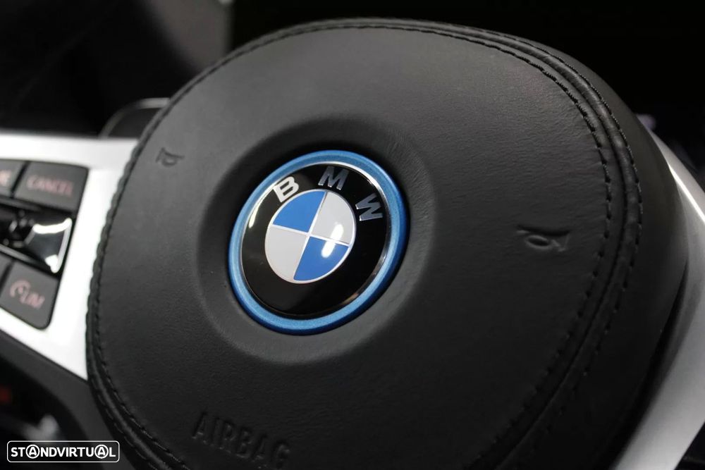 BMW 520 e Pack M - 16
