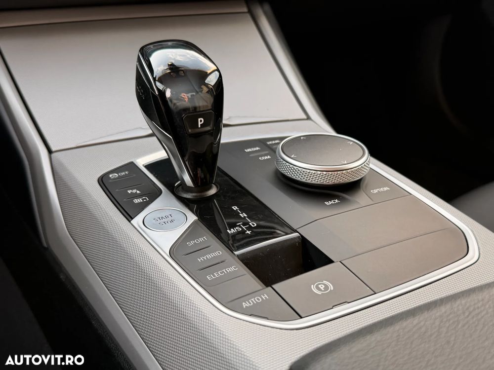 BMW Seria 3 330e Aut. Advantage - 17