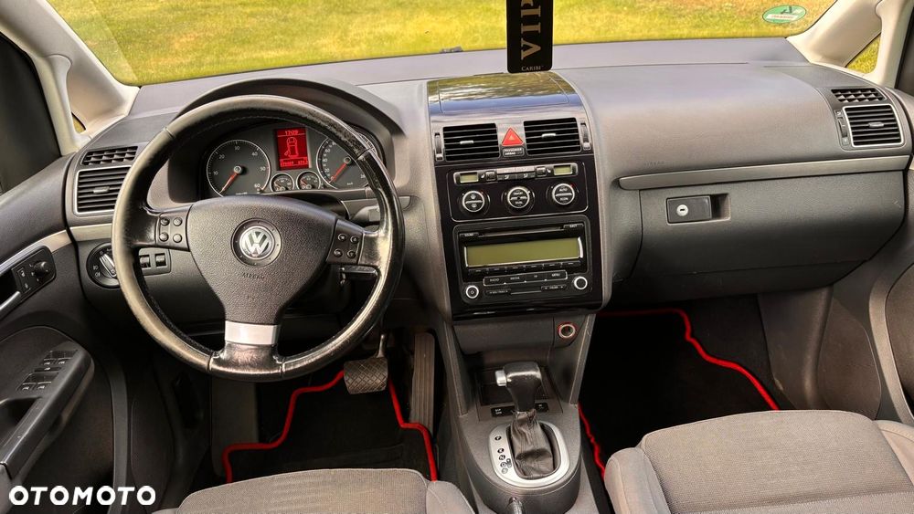 Volkswagen Touran 2.0 TDI DPF Highline DSG - 4