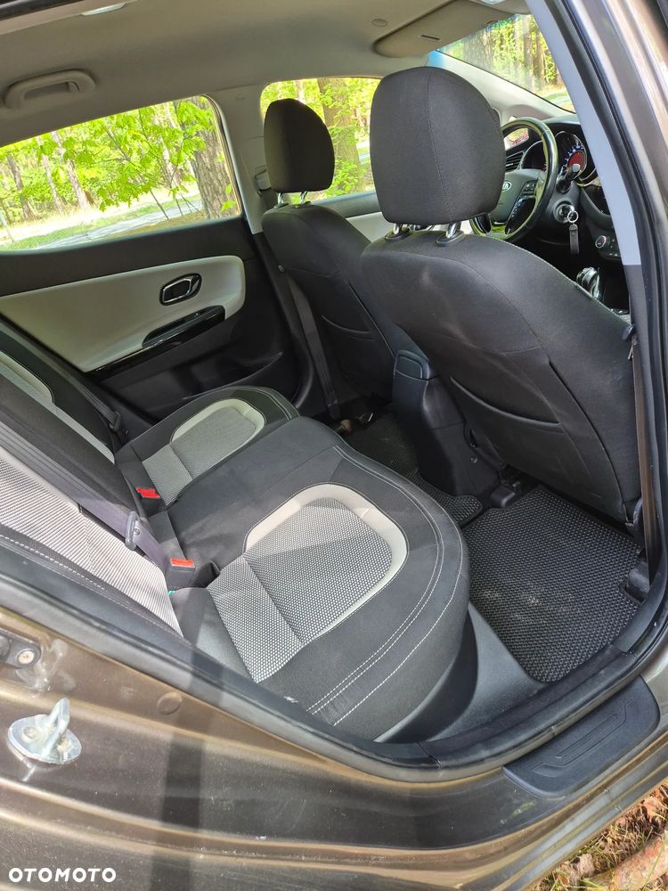 Kia Ceed - 12