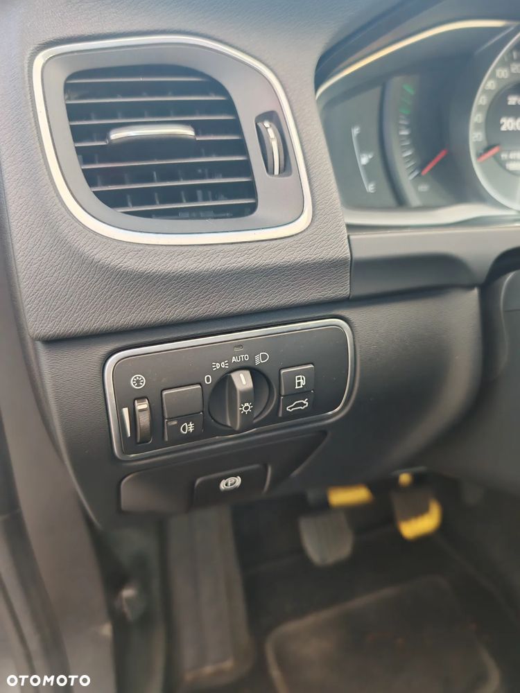 Volvo V60 D3 Momentum - 16