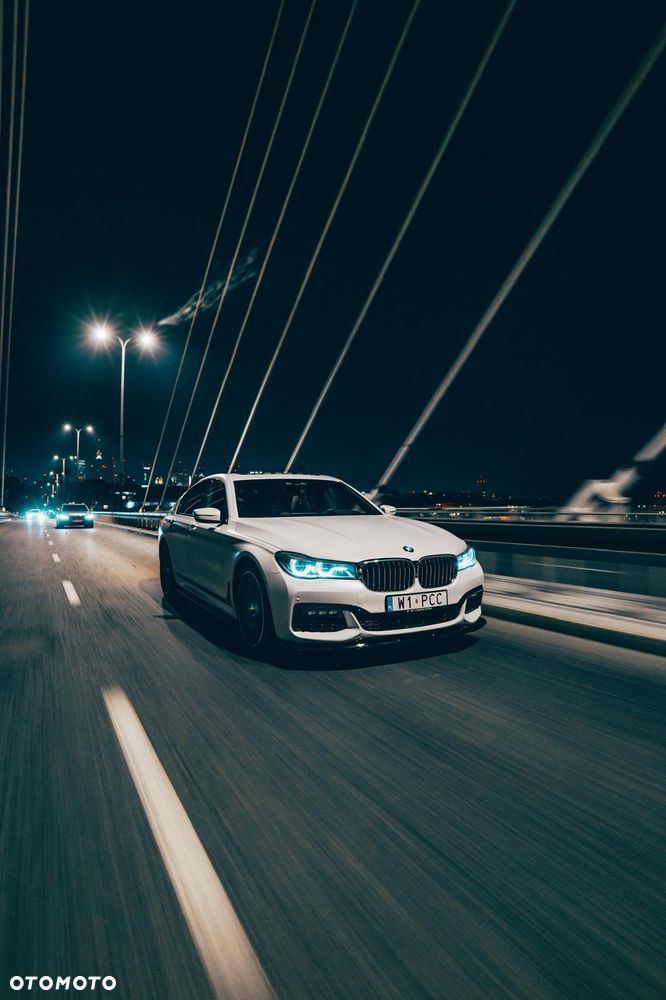 BMW Seria 7 750i xDrive - 7
