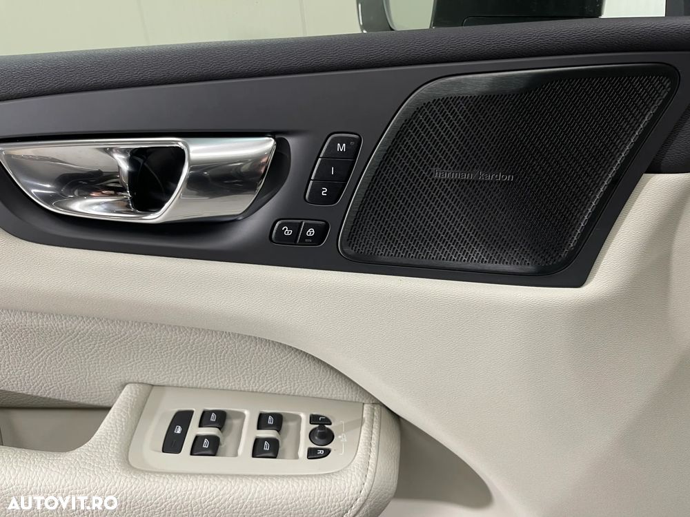 Volvo XC 60 T6 AWD Recharge Geartronic Inscription - 28