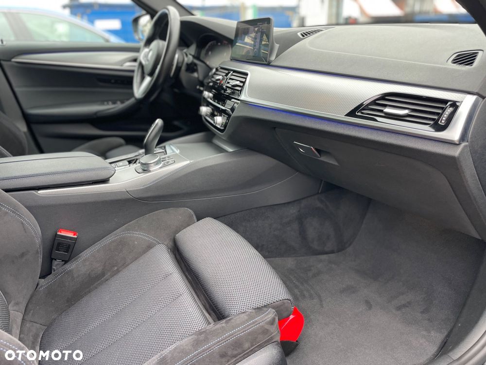 BMW Seria 5 520d xDrive M Sport sport - 22