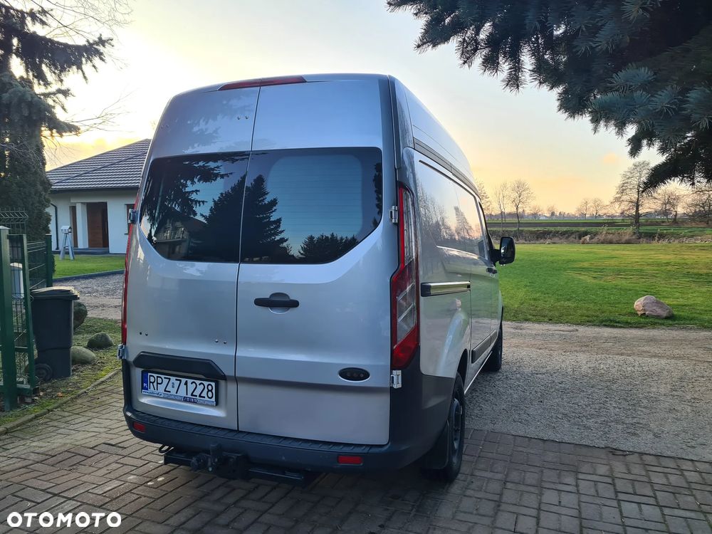 Ford TRANSIT CUSTOM - 11