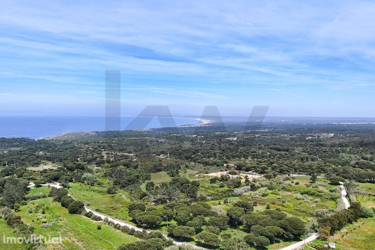 Terreno Rústico com Vista Mar e Viabilidade Construtiva em Azóia, Sesi - Grande imagem: 2/13