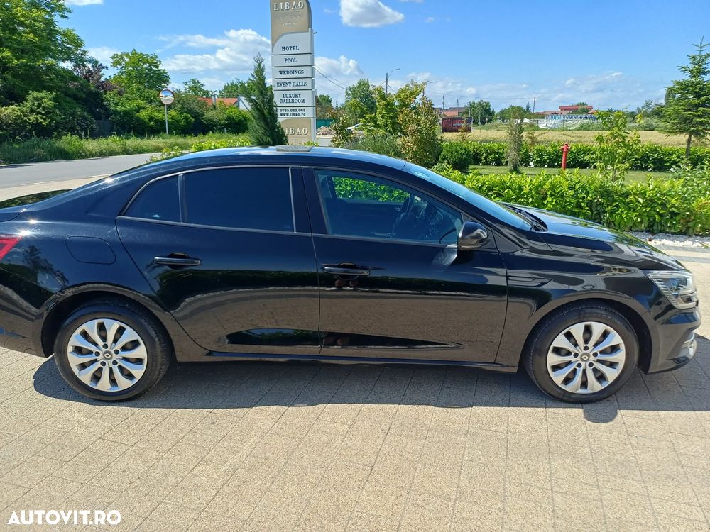 Renault Megane TCE 140 Equilibre - 19