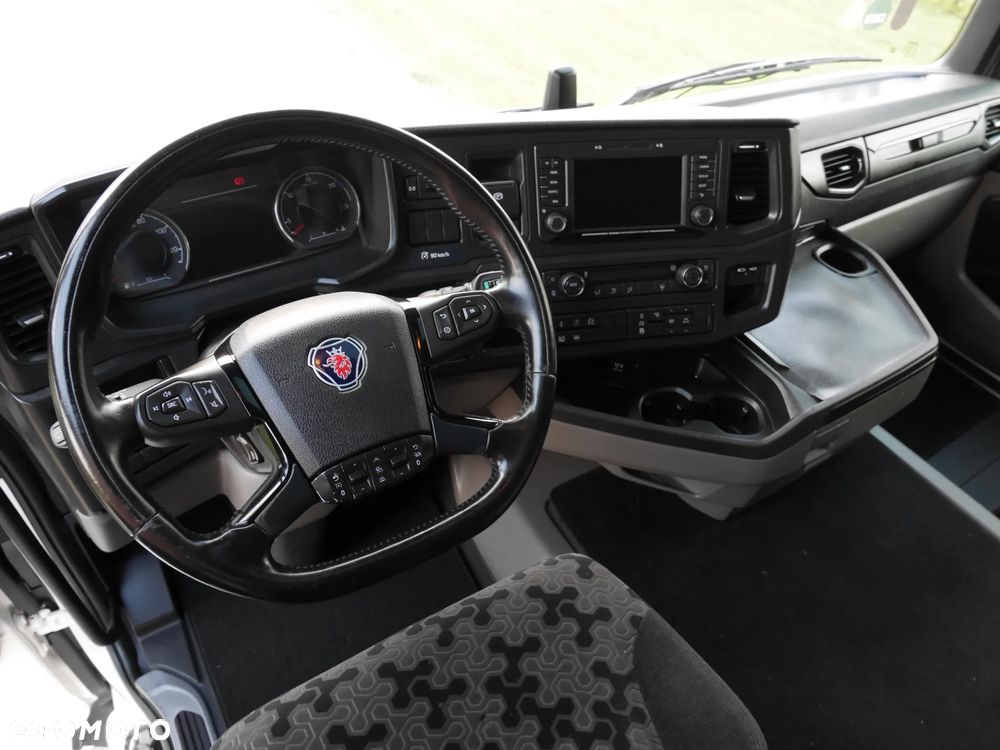 Scania R 460 /RETARDER/ KLIMA/ VIRTUAL COCPIT/STANDARD/ STAN JAK NOWA - 23