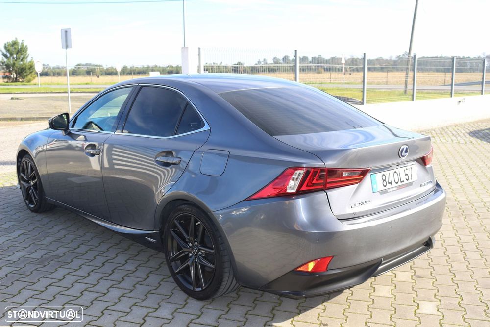 Lexus IS 300H F Sport - 15
