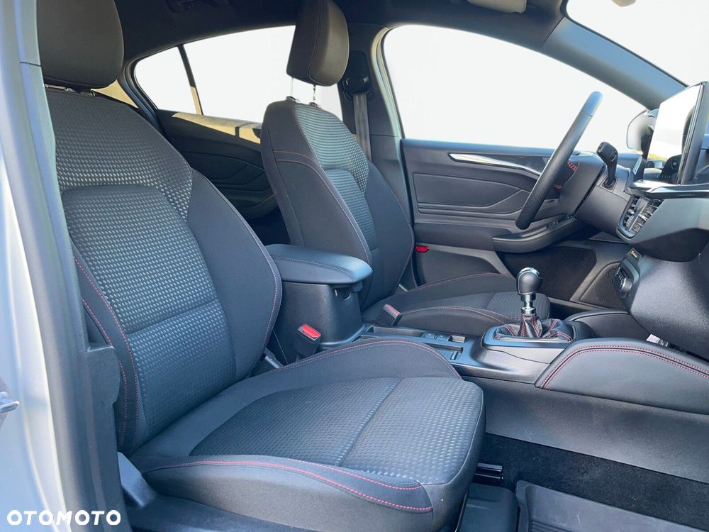 Ford Focus 1.0 EcoBoost ST-Line X - 21