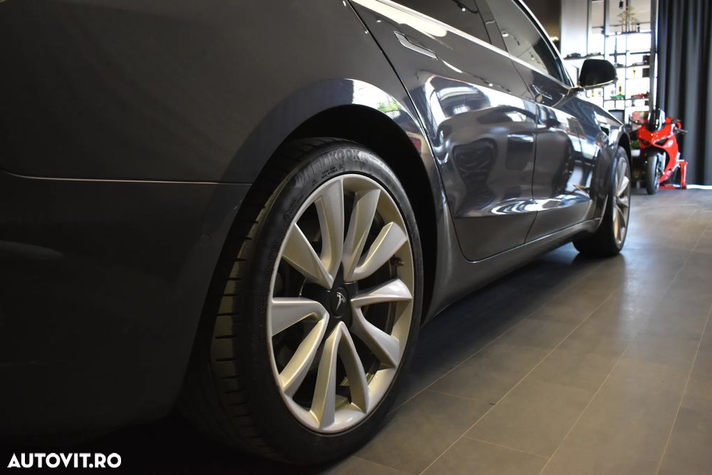 Tesla Model 3 Standard Reichweite Plus Hinterradantrieb - 19