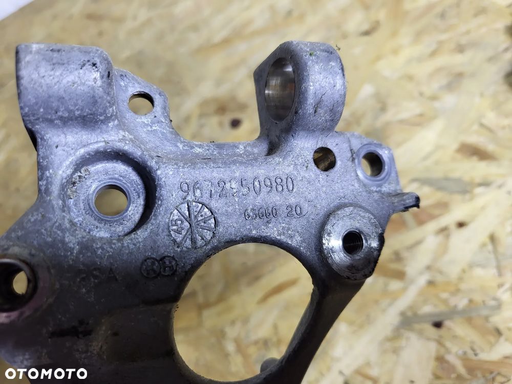 Łapa mocowanie sprężarki klimatyzacji Peugeot Citroen - 4