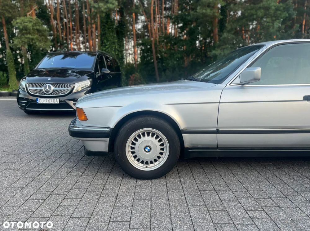 BMW Seria 7 740i V8 - 4