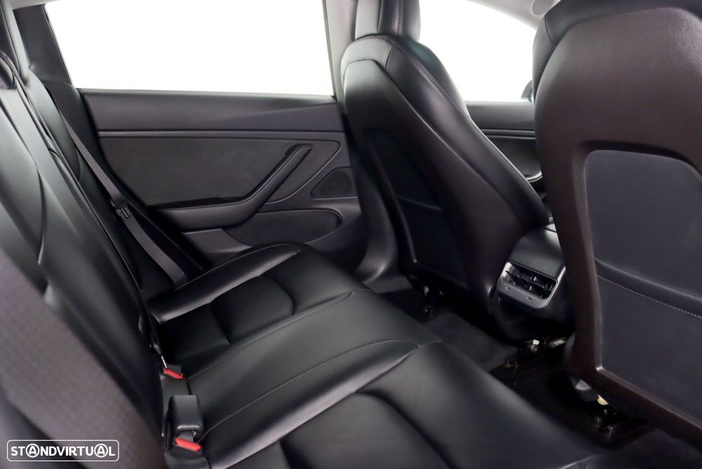 Tesla Model 3 Long-Range Dual Motor AWD - 27