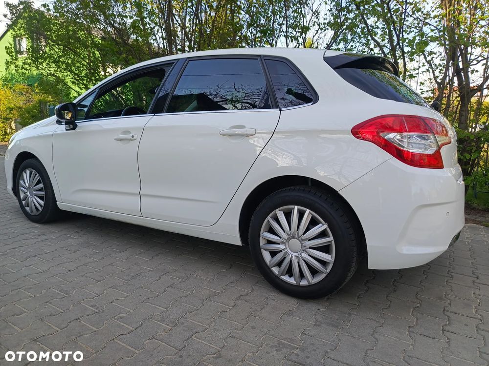 Citroën C4 e-HDi 115 Selection - 11