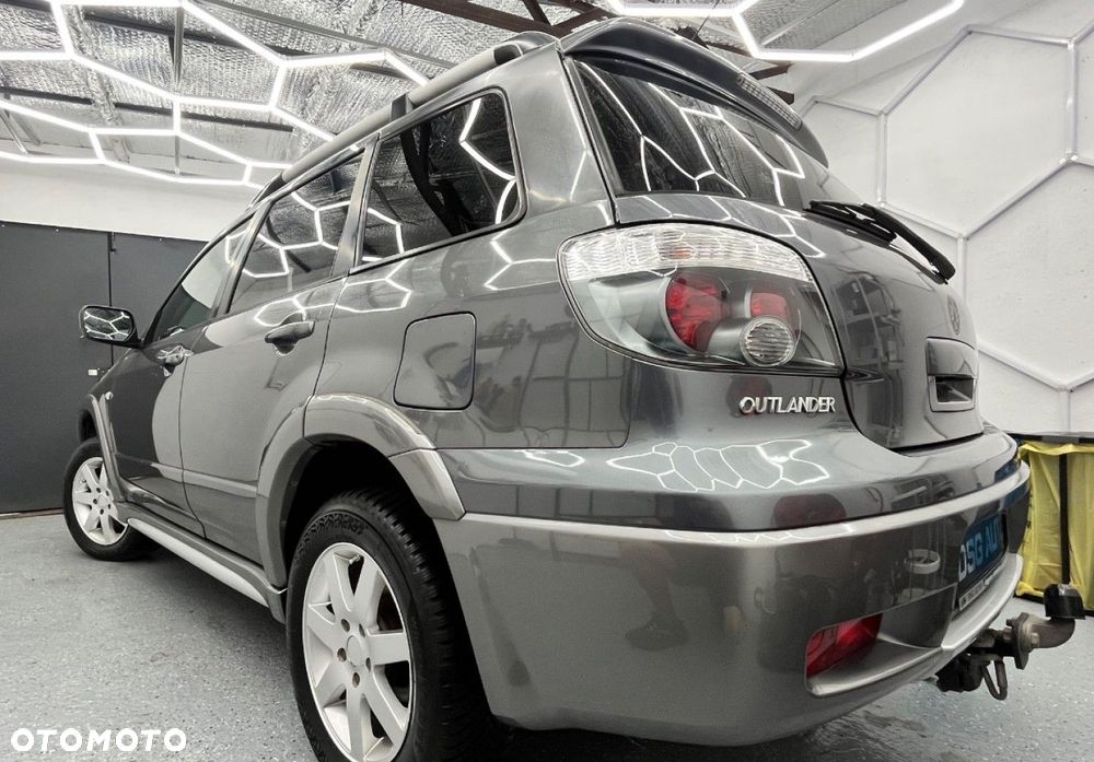 Mitsubishi Outlander - 16