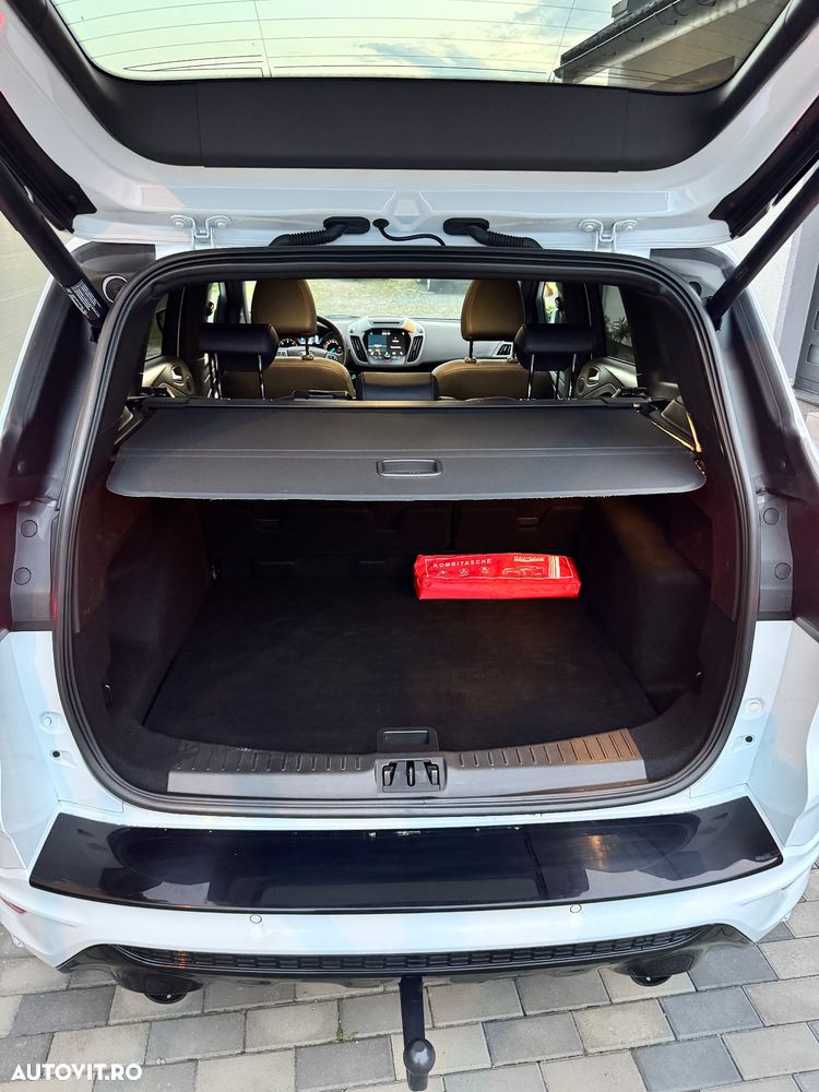 Ford Kuga 2.0 TDCi 4WD Powershift ST-Line - 11