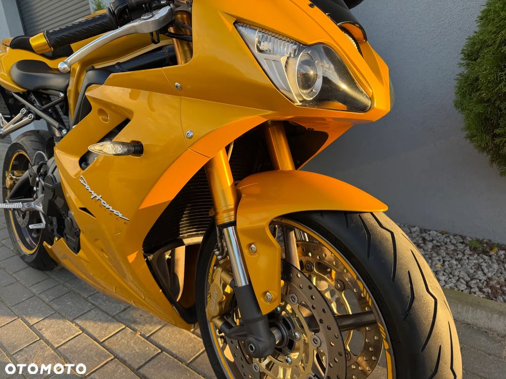 Triumph Daytona - 11