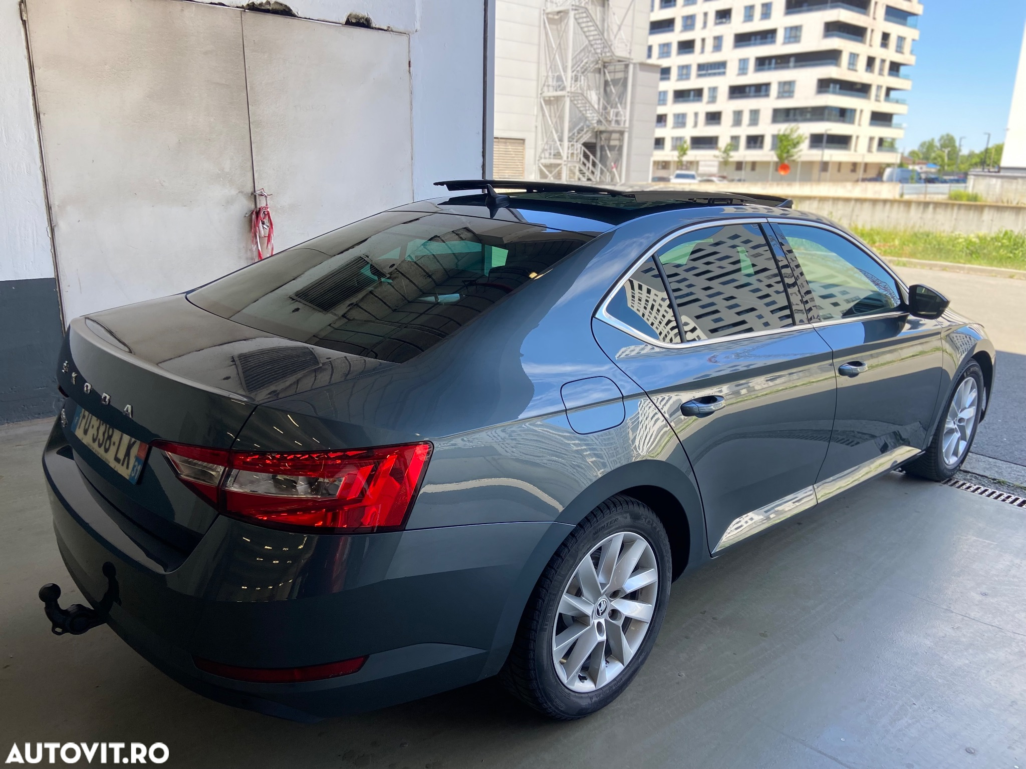 Skoda Superb 2.0 TDI DSG Premium Edition - 24