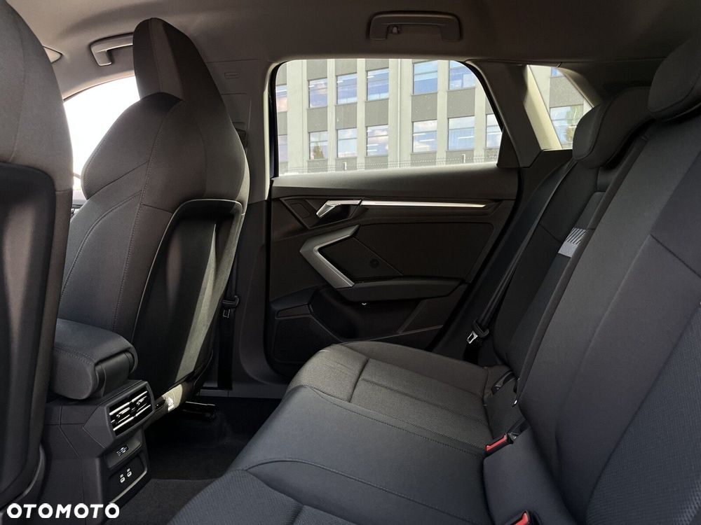 Audi A3 Sportback - 13