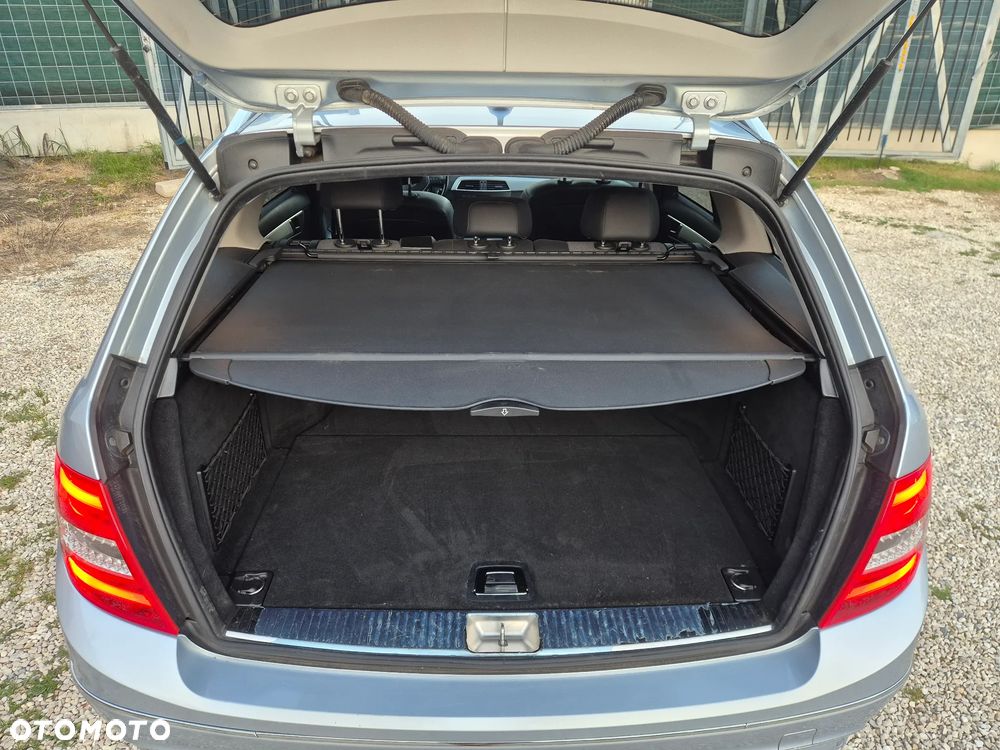 Mercedes-Benz Klasa C 220 CDI DPF (BlueEFFICIENCY) Avantgarde - 21