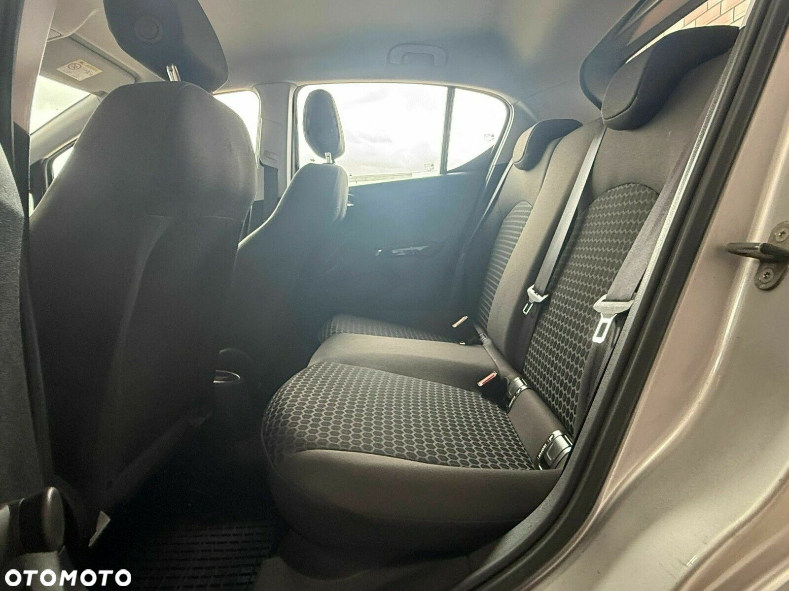 Opel Corsa - 10