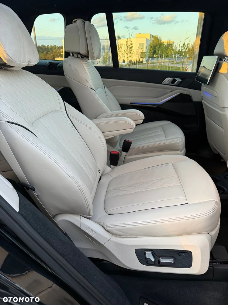 BMW X7 M50d sport - 9