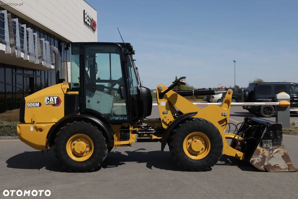 Caterpillar CAT 906M - 3