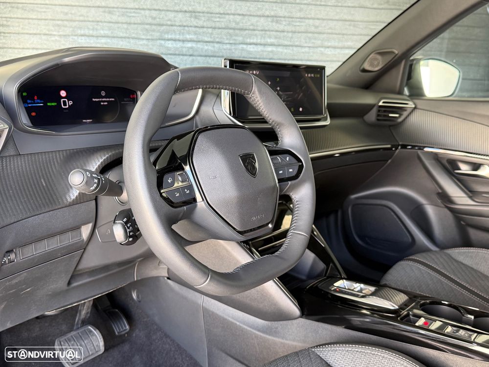 Peugeot e-2008 54 kWh Allure - 3