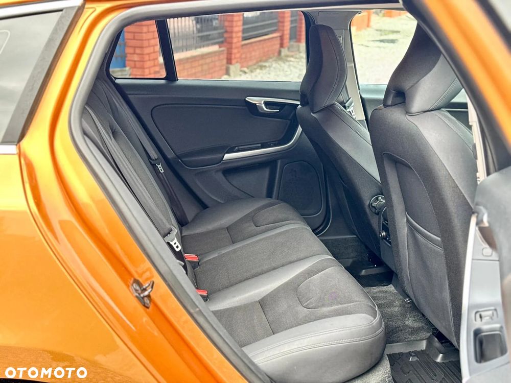 Volvo V60 D3 Geartronic Summum - 31