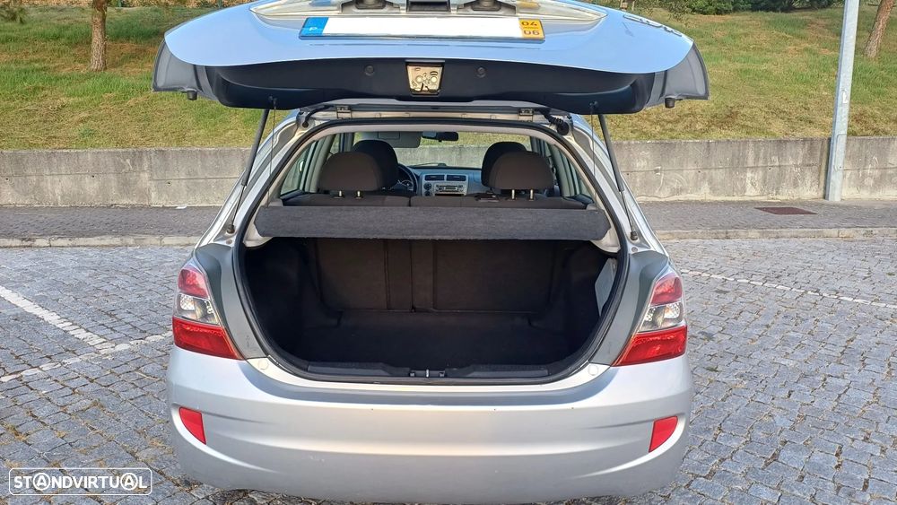 Honda Civic 1.4 LS - 32