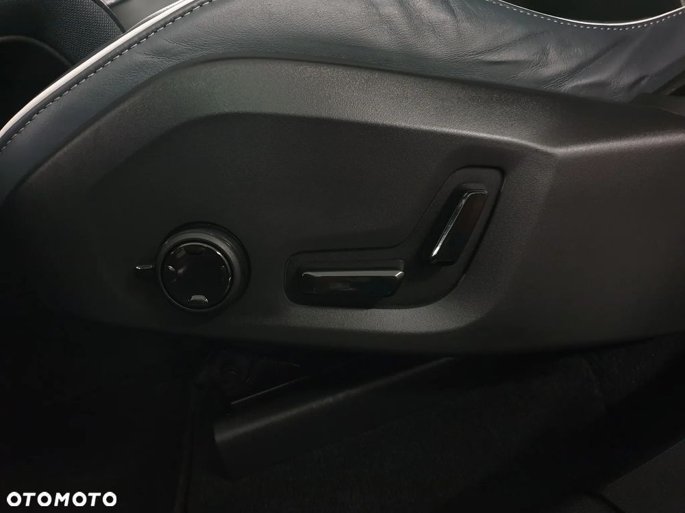 Volvo XC 60 B4 D AWD Geartronic RDesign - 31