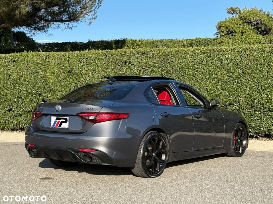 Alfa Romeo Giulia 2.0 Turbo 16V AT8 Veloce Ti - 5