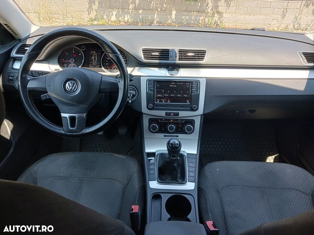 Volkswagen Passat - 12