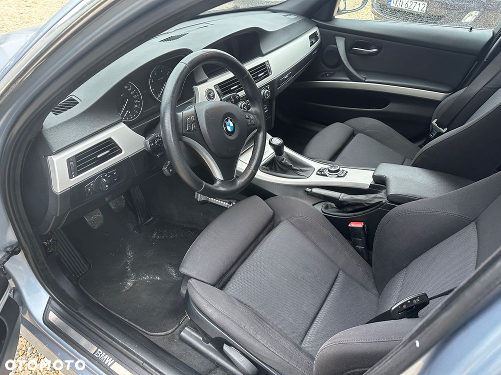 BMW Seria 3 316i - 11