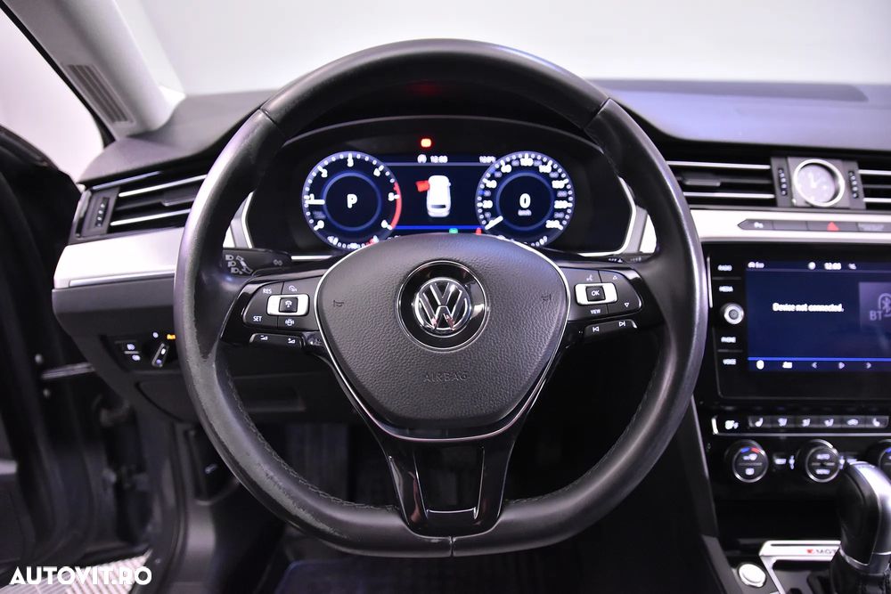 Volkswagen Passat - 16