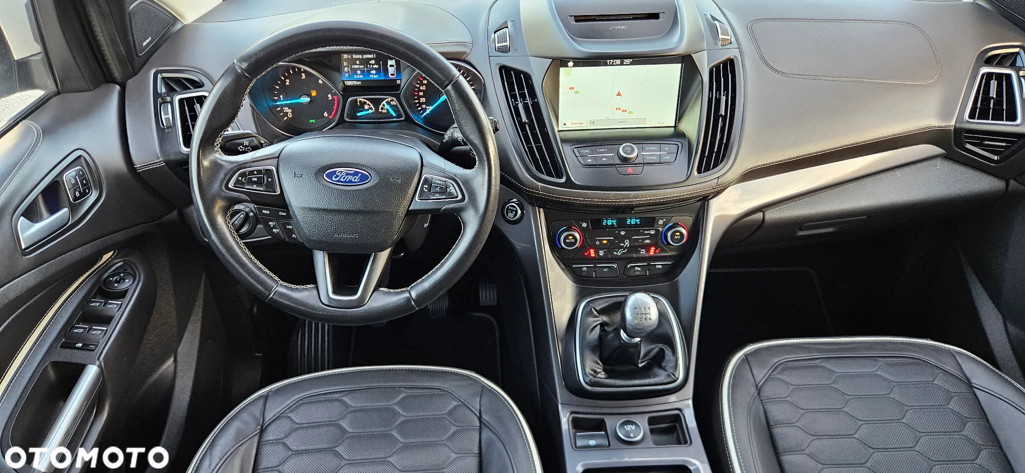 Ford Kuga 2.0 TDCi 2x4 Vignale - 17