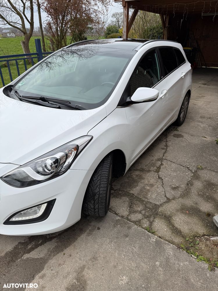 Hyundai i30 blue Kombi 1.6 CRDi Passion - 2