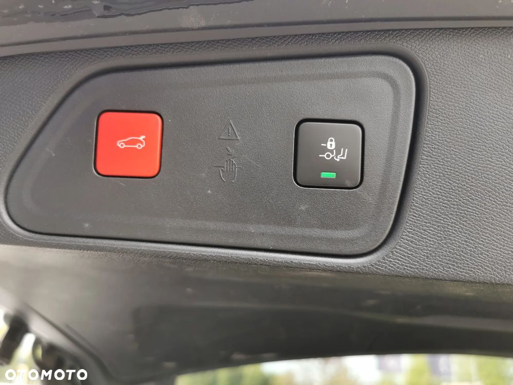 Peugeot 3008 225 e-EAT8 GT - 16