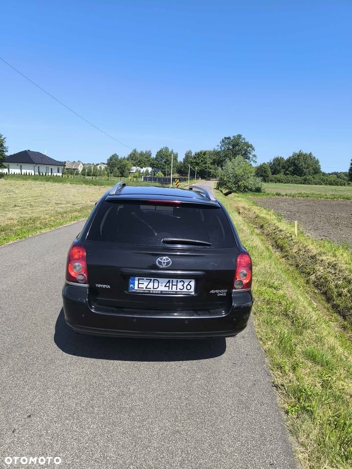 Toyota Avensis 2.0 D-4D - 6
