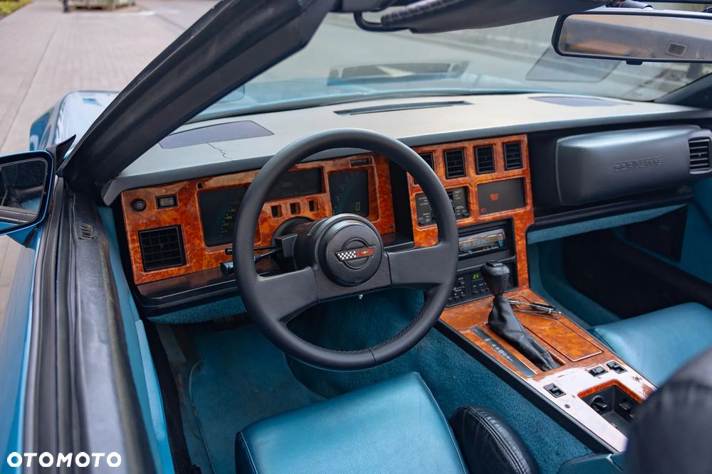 Chevrolet Corvette - 4