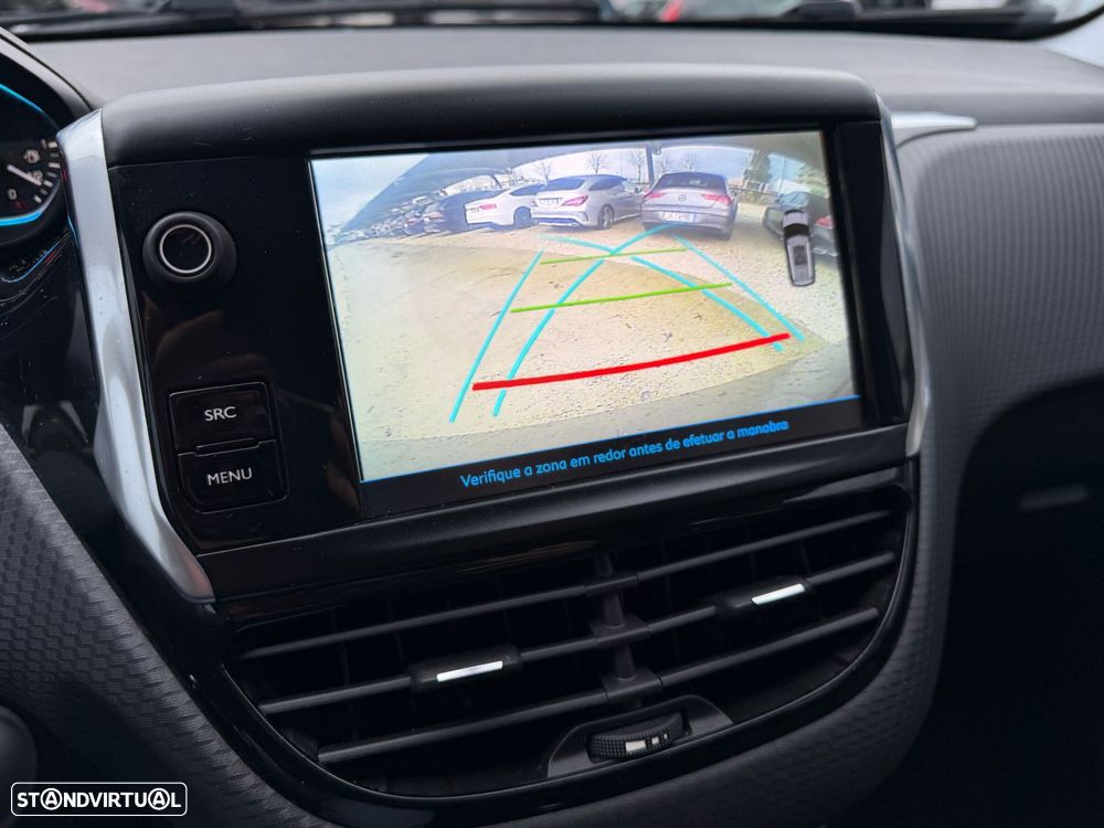 Peugeot 2008 1.2 PureTech Allure - 16