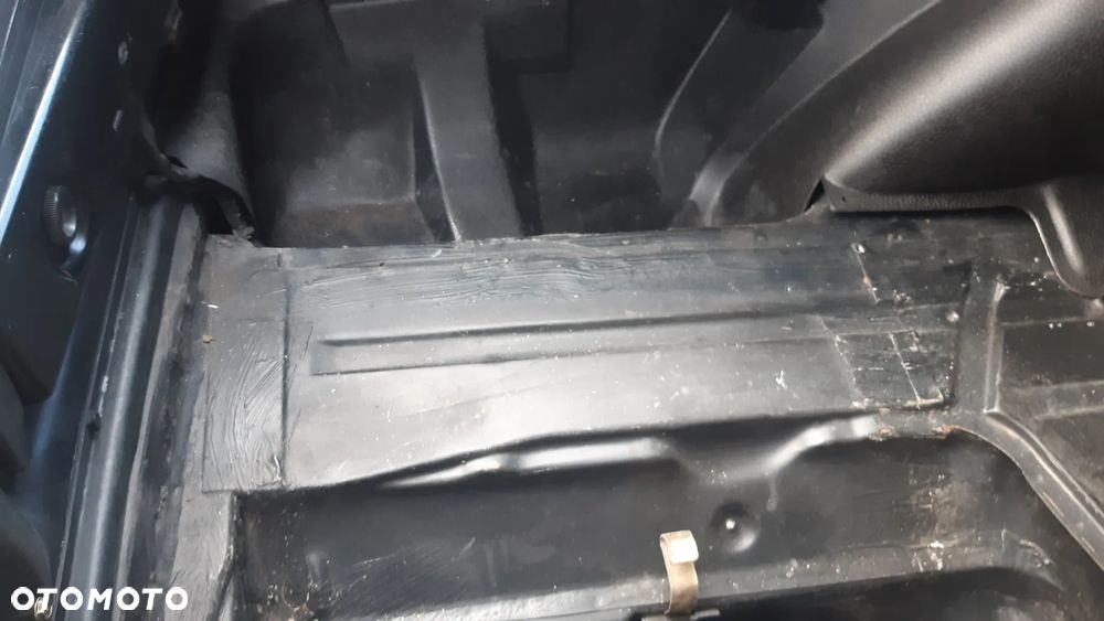 Mercedes-Benz W123 - 35