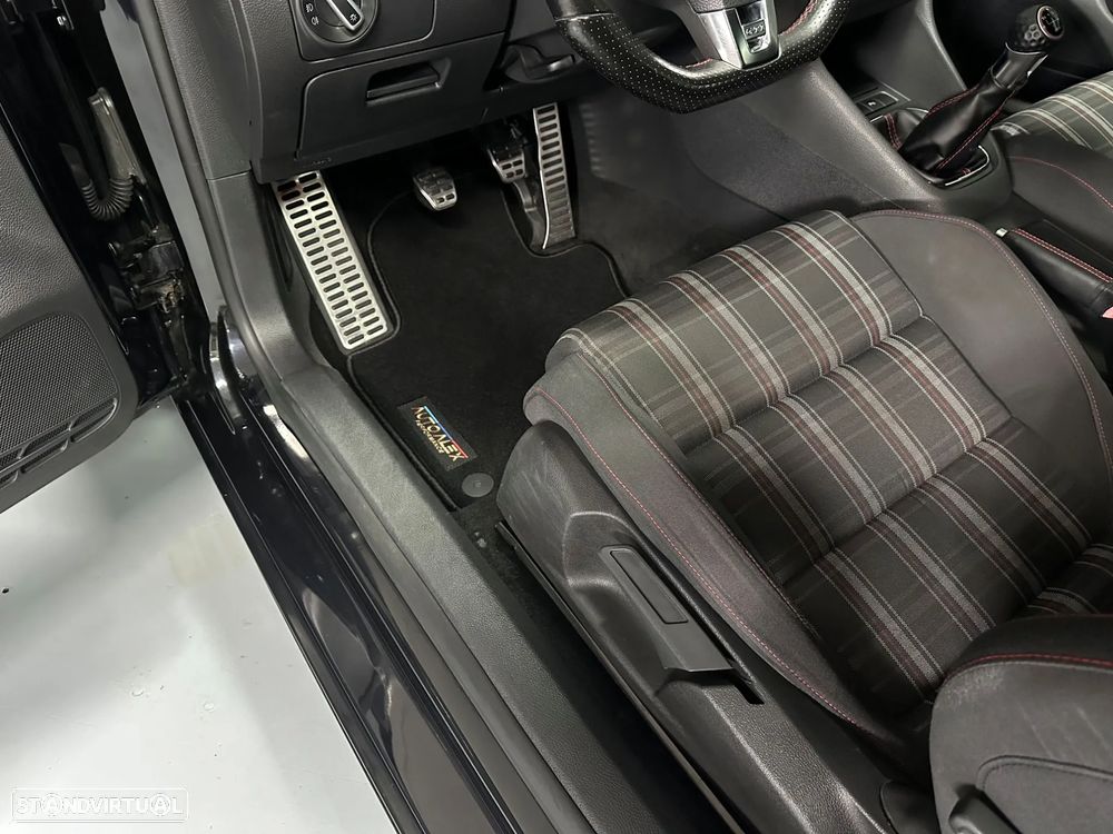 VW Golf 2.0 GTI - 22